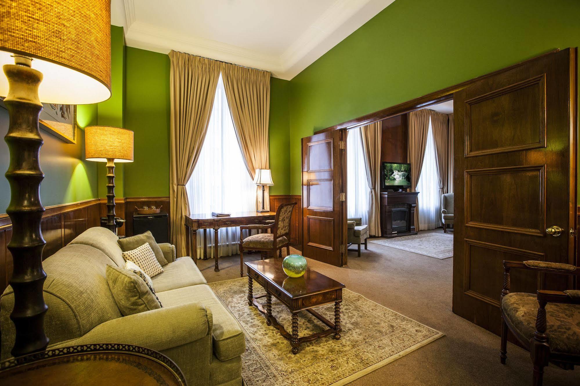 Lhotel Монреаль Экстерьер фото